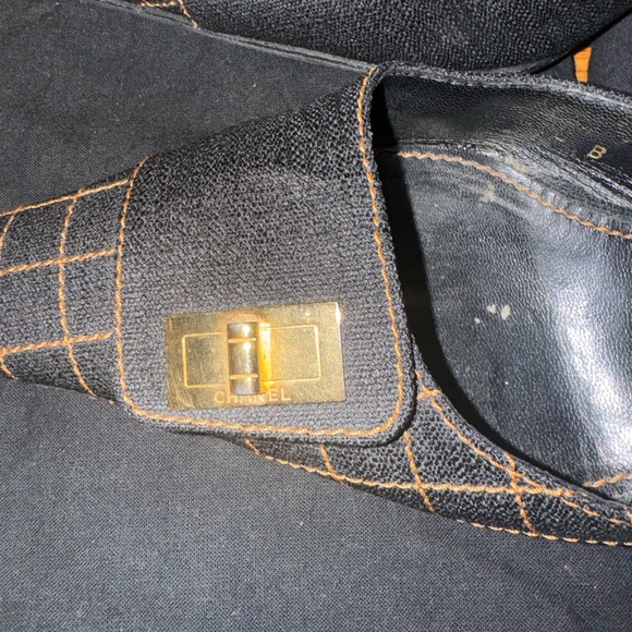 CHANEL BLACK QUILTED FABRIC MULES size 40 - Picture 7 of 9